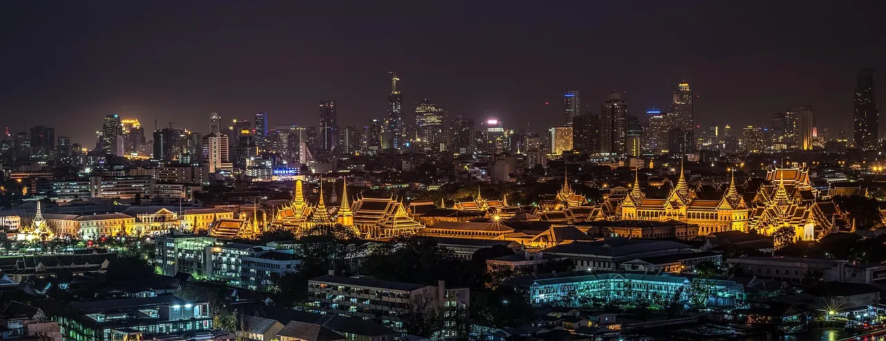 Flight-tracked airport car service at Suvarnabhumi Airport (BKK) in Bangkok
