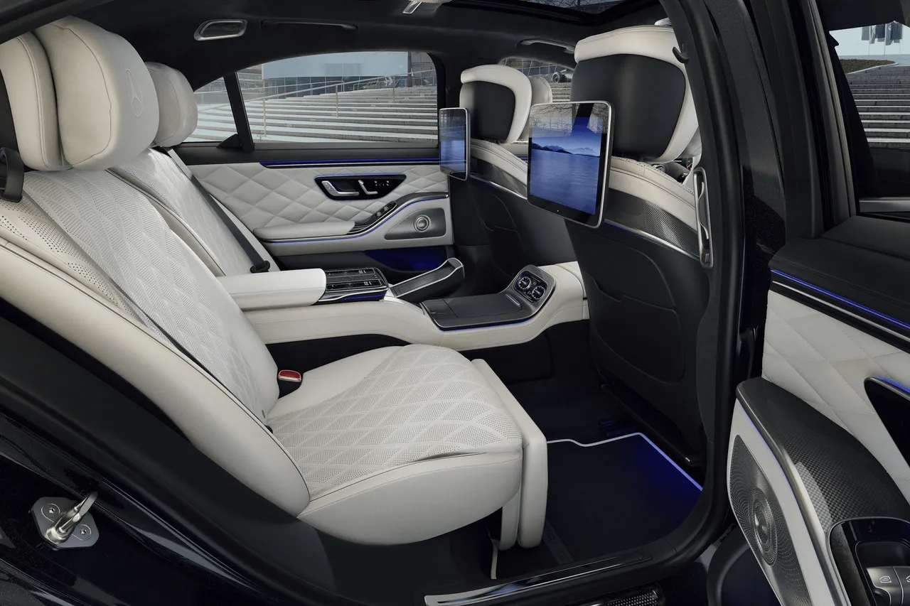Executive Sedan Detail thumbnail