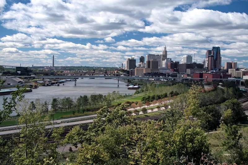 Minneapolis-Saint Paul International Airport airport car service