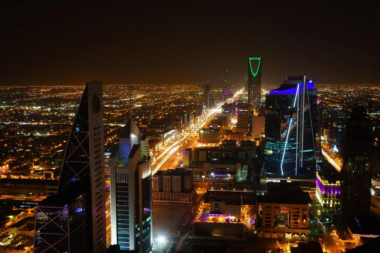 Flight-tracked airport car service at King Khalid International Airport (RUH) in Riyadh