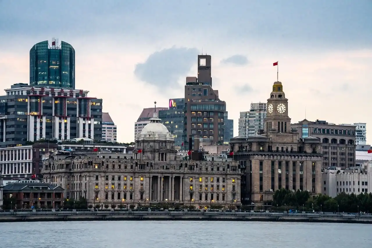 Professional chauffeur and executive car service in Shanghai, China