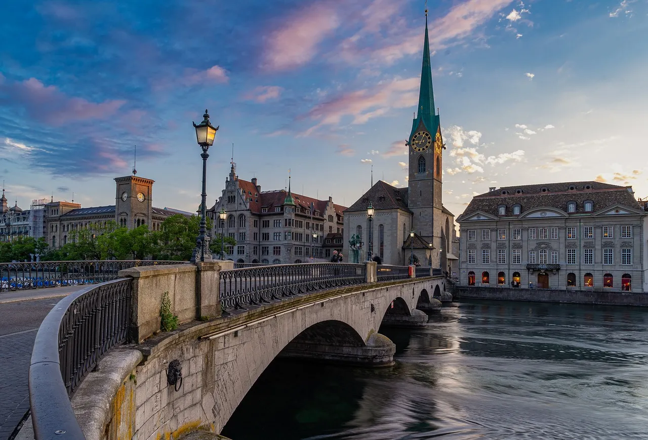 Flight-tracked airport car service at Zurich Airport (ZRH) in Zurich